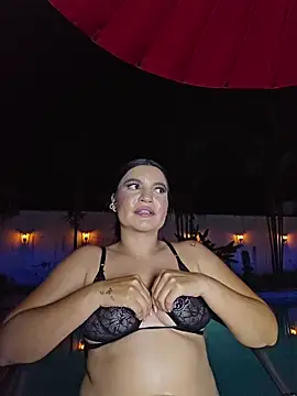 Pretty_Julieta live cam on StripChat