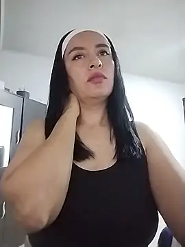 hailey85 live cam on StripChat