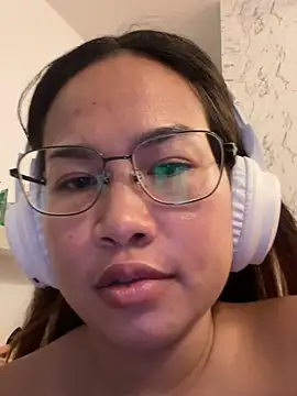 Ponthip live cam on StripChat