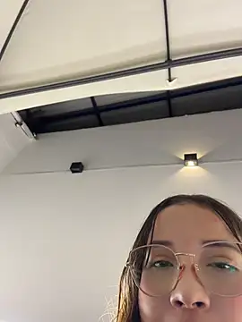 AliciaWhite_nt webcam