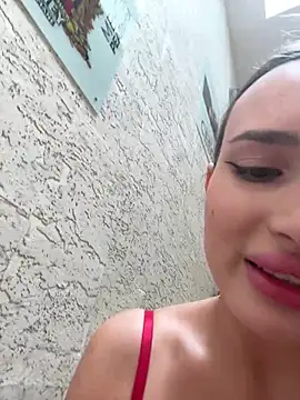 lillynatty18 - LillyNatty18's free webcam - UK Sex Cams