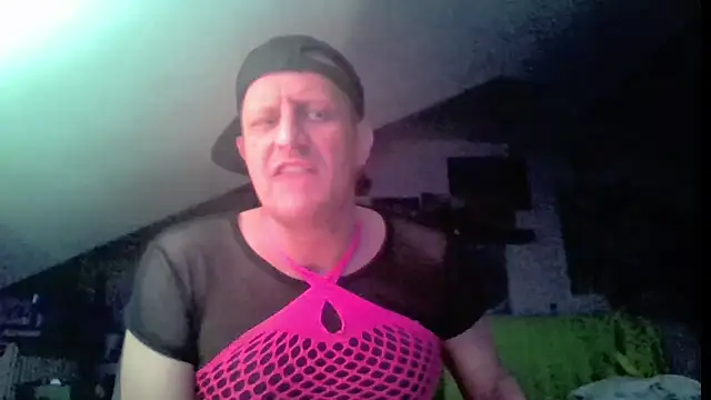 Bigthroaterboy webcam