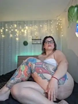 Juliietha_servas webcam