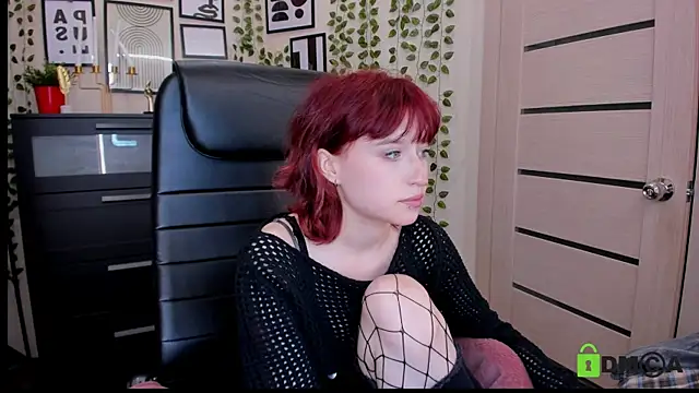 ElizaNik_ webcam