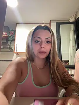 Noeliagglow webcam