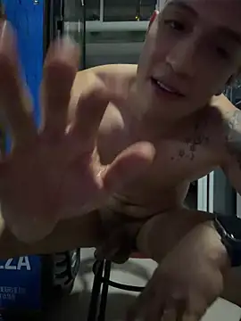 OliverWest04 webcam