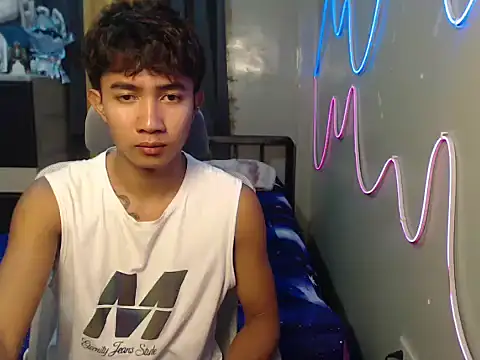 Ur_hottestjonny webcam