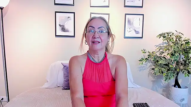 Victoria_Firee webcam