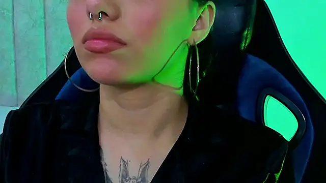 isabella_hv webcam