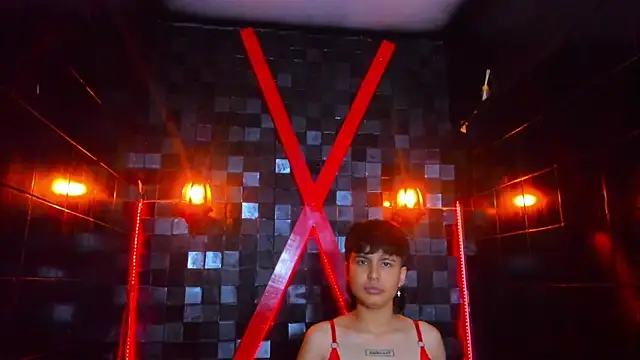 VioletFaith webcam