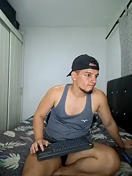 LeoBonucci2519 webcam