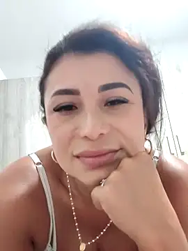 mia_mancinii (Ask my age) - Masturbación con dedos