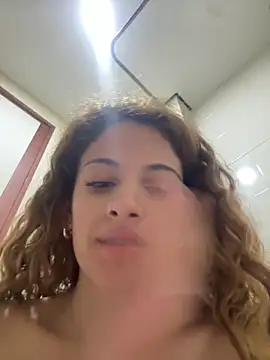 alana15's live cam