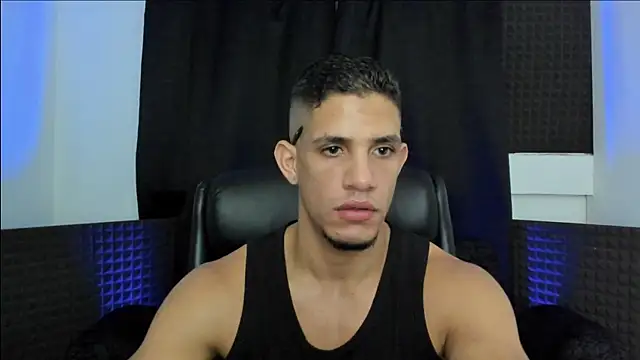 jhonnysnow17 live cam on StripChat