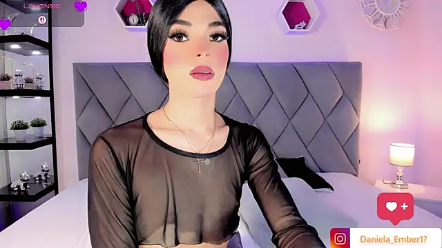 amira_ember - Amira_Ember's free webcam - UK Sex Cams