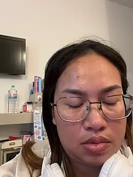 Ponthip webcam