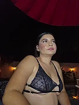 Pretty_Julieta webcam