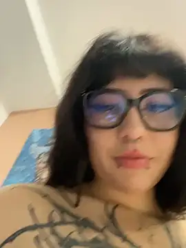 MennaLee_ webcam