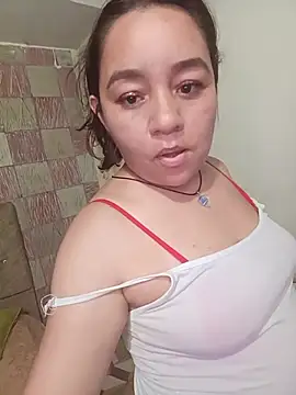 chicatraviesa24 webcam