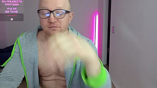 kevintyler69 - Kevintyler69's free webcam - UK Sex Cams