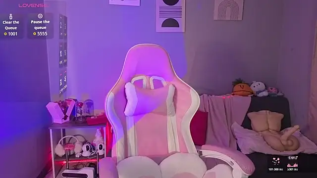 LoaLuxury webcam