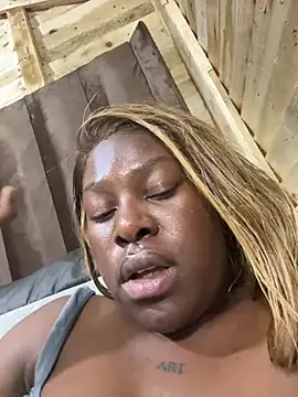 DarkBerryDiamond255 webcam