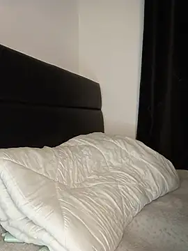 melaninglasskin webcam