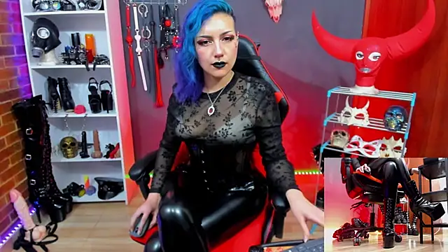 Yelena_LatexMaiden webcam