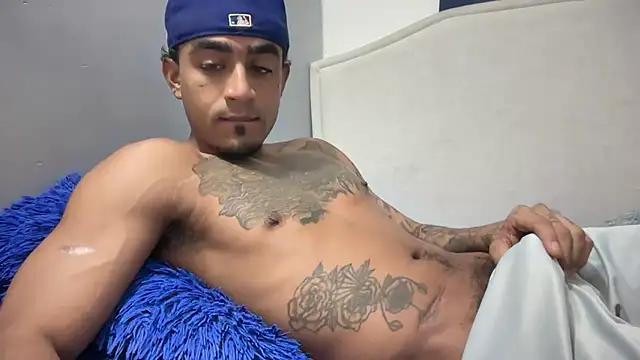 dominic_brandd23 webcam