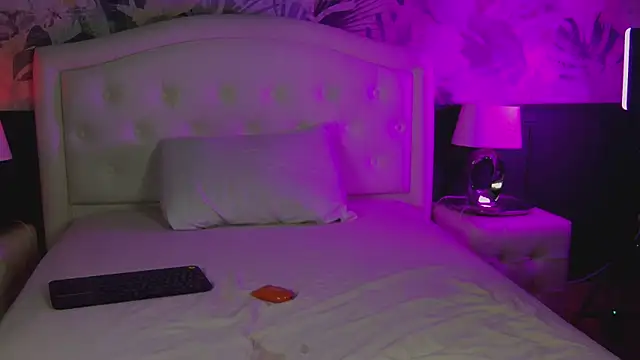MaeveMoon webcam