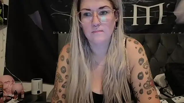 Sizzling_Indie36 webcam