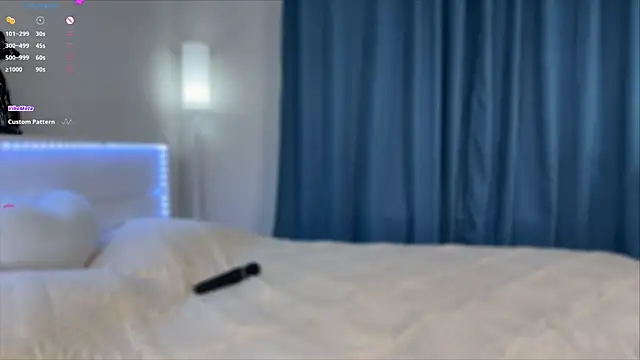 EllieDul webcam
