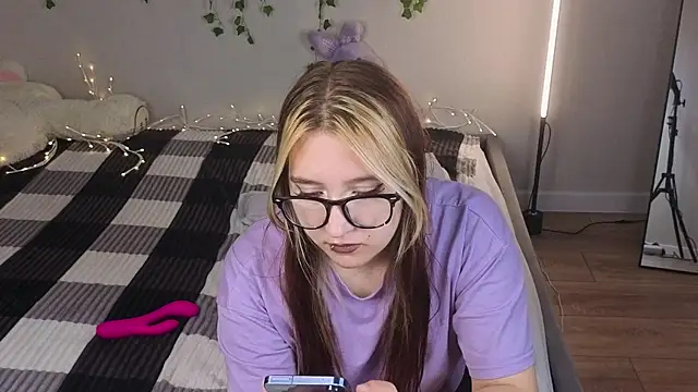 Luna_Host webcam