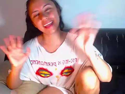 BellaLuxxs webcam