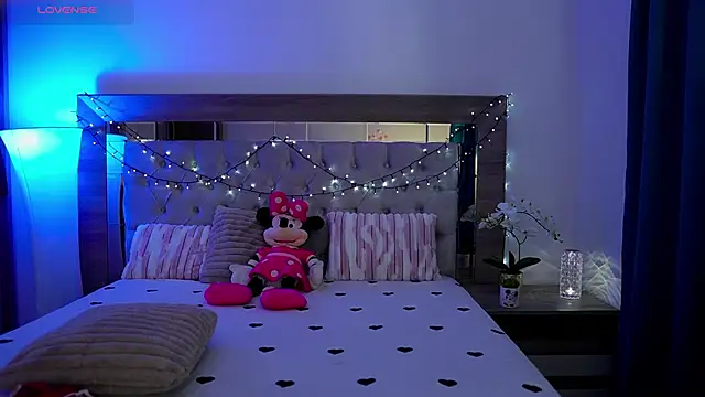 XandraBae webcam