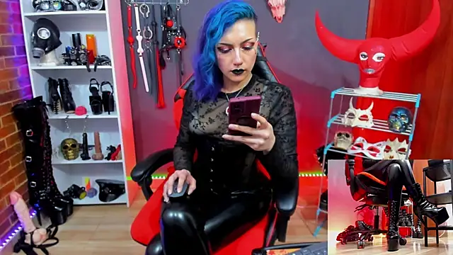 Yelena_LatexMaiden webcam