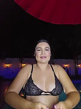 Pretty_Julieta webcam
