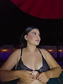 Pretty_Julieta webcam