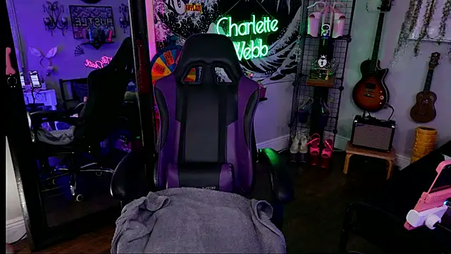 CharletteWebb webcam