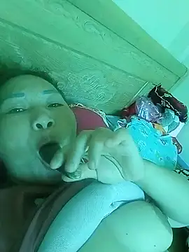 BlueGirlyeah live cam on StripChat
