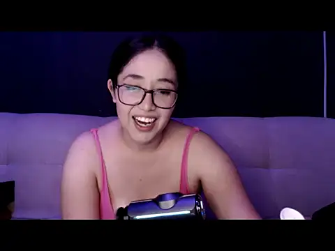 Elina_Rose888 webcam