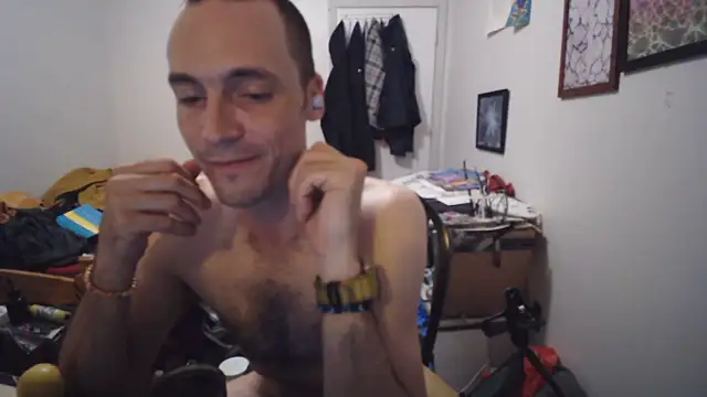 JohnnyMoves webcam