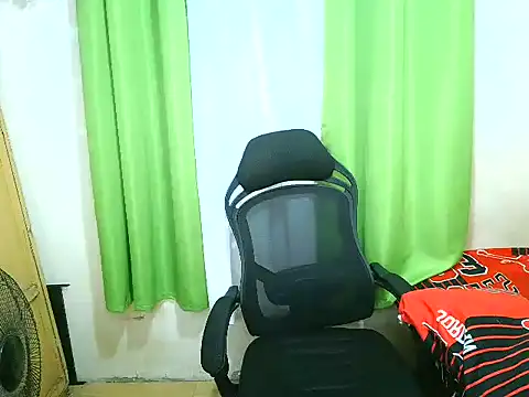 xLickme24 webcam