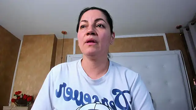Heidy_milf live cam on StripChat