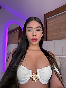 Rossie_Blooms live cam on StripChat