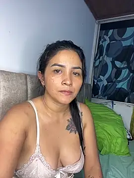 LuzDream live cam on StripChat
