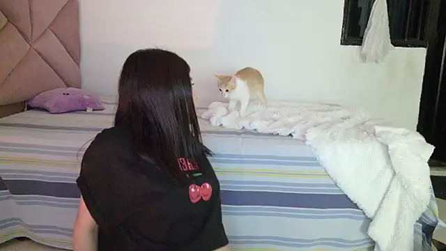 eva_sin18 live sex cam