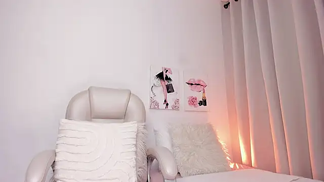 ReynaLuxe webcam
