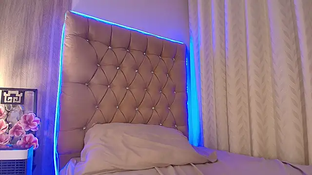 Maddyluxe webcam