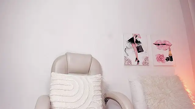 ReynaLuxe webcam
